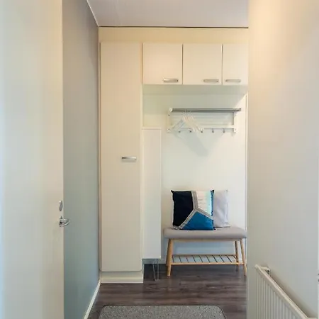 Scandi In Near Uni, Free Parking *